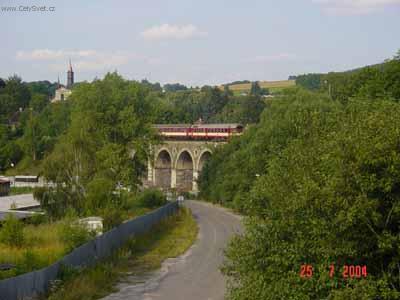 Foto: �esk� republika - �esko-Rychnov nad Nisou - p��jezd osobn�ho vlaku
