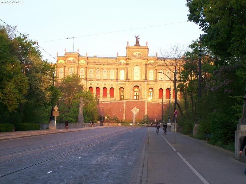 Foto: Mnichov-Maximilianeum-s�dlo bavorsk�ho parlamentu