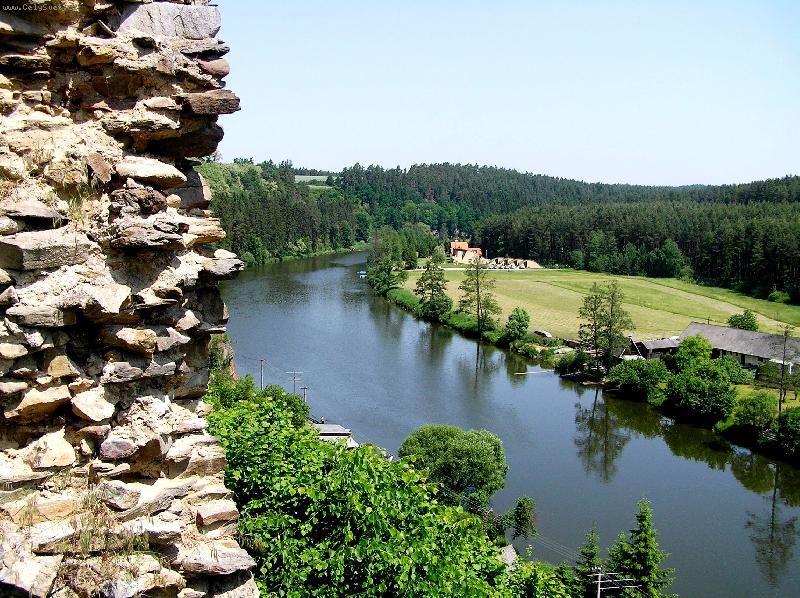 Foto: Lu�nice-Pohled z hradu Dobronice na �eku