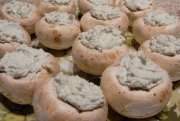 Recept online Housti�ky s houbovou n�divkou