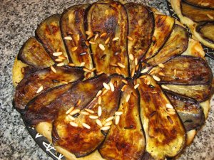 Recept online: Lilek s pestem: Grilovan� pl�tky lilku s pestem a bazalkou