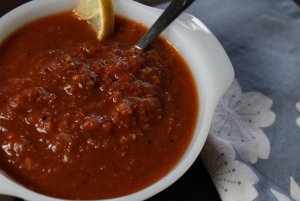Recept online: Pol�vka z grilovan�ch raj�at: Pol�vka ze zral�ch grilovan�ch raj�at s v�raznou �esnekovou chut�