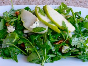 Recept online: Sal�t z rukoly a jablek: Sv�� sal�t z rukoly a jablek s jogurtovou z�livkou